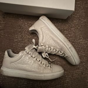 Balenciaga size 42